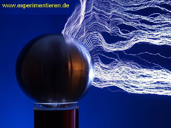  Bildname: a_Tesla04.jpg 
 Breite: 816 Pixel 
 Höhe: 612 Pixel 
 Grösse: 283 kB 
