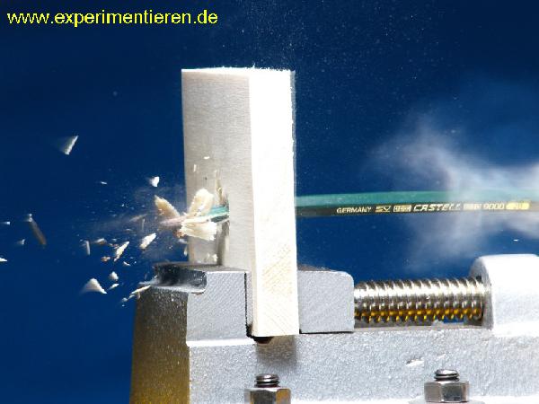  Bildname: Bleistiftschiessen2.jpg 
 Breite: 816 Pixel 
 Höhe: 612 Pixel 
 Grösse: 236 kB 