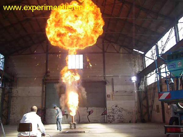  Bildname: z_Staubexplosion3.jpg 
 Breite: 640 Pixel 
 HÃ¶he: 480 Pixel 
 GrÃ¶sse: 133 kB 