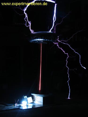  Bildname: a_Tesla07a.jpg 
 Breite: 614 Pixel 
 Höhe: 819 Pixel 
 Grösse: 131 kB 